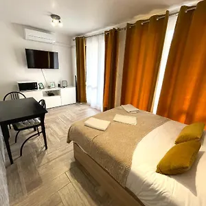 Studio Place Des Marseillais , Gare Saint Charles , Marseille France
